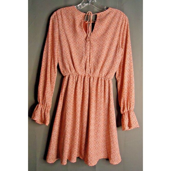 Lush Keyhole Cut Out Cross Body A Line Long Sleeve Dress Size XS Rose Geometric - Picture 14 of 14